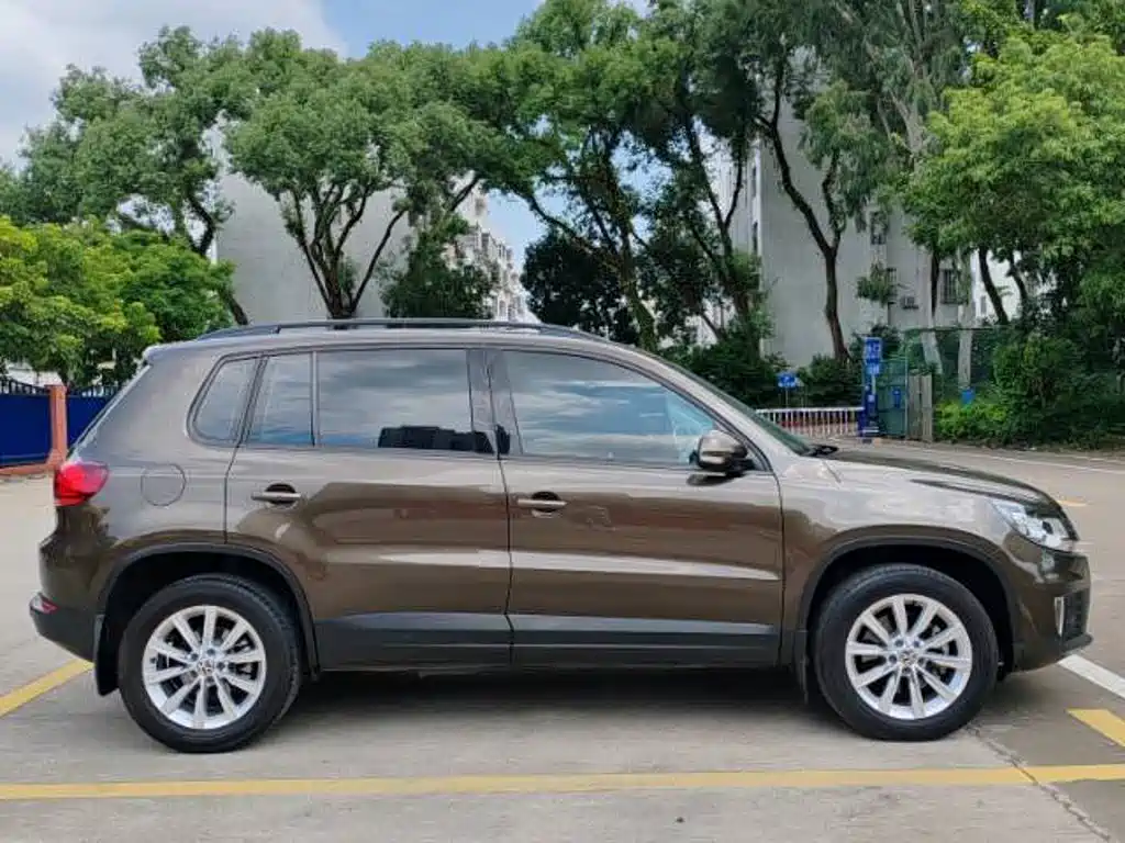 Фото 3 - Volkswagen Tiguan