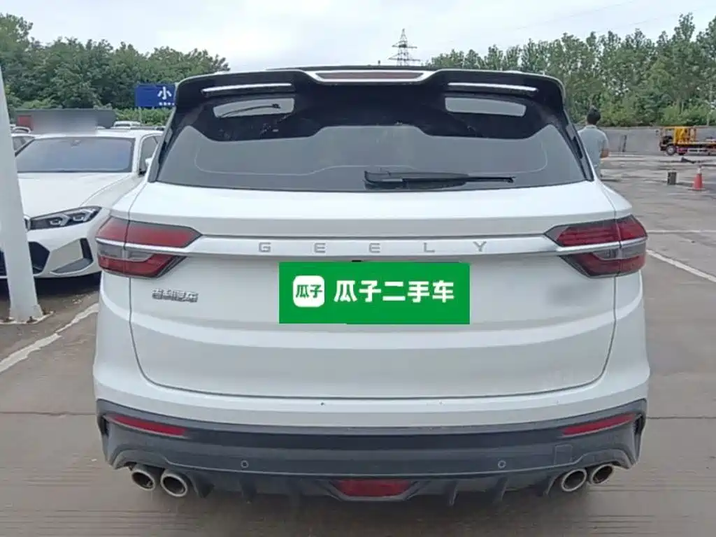 Фото 6 - Geely Binyue