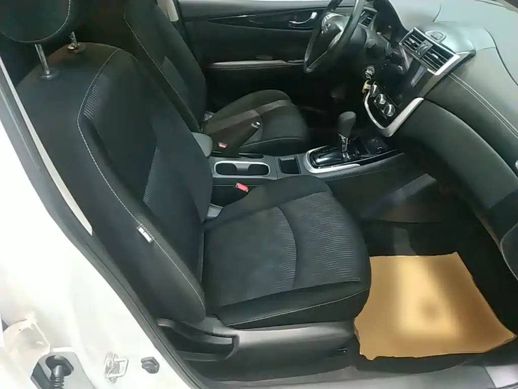 Nissan Tiida 2023 2023 1.6L CVT Cool Motion Edition