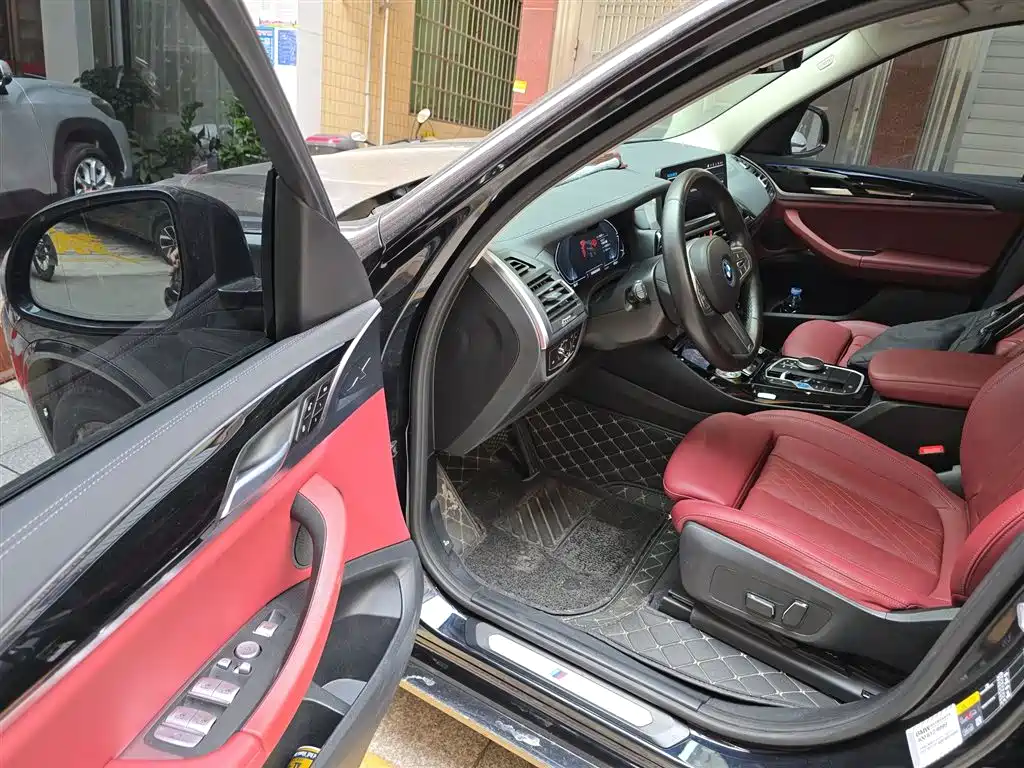 BMW iX3 2024 Leading Edition фото 14