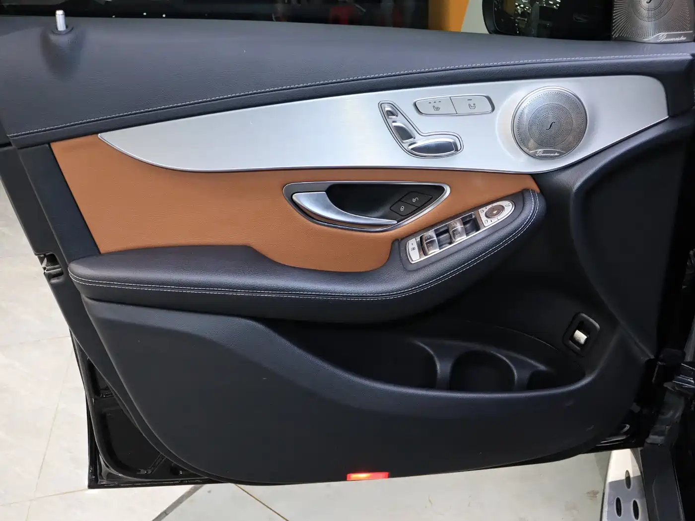 Mercedes-Benz GLC 2020 Facelift GLC 260 L 4MATIC Dynamic фото 13