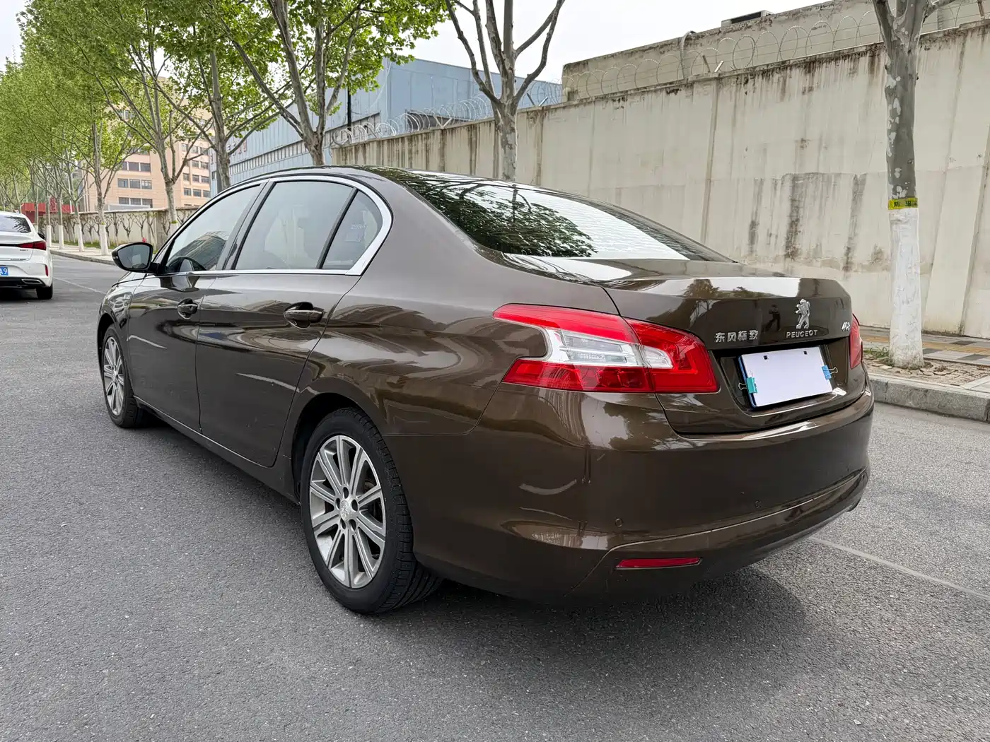 Peugeot 408 2015 Model 1.2T Automatic Luxury Edition фото 6