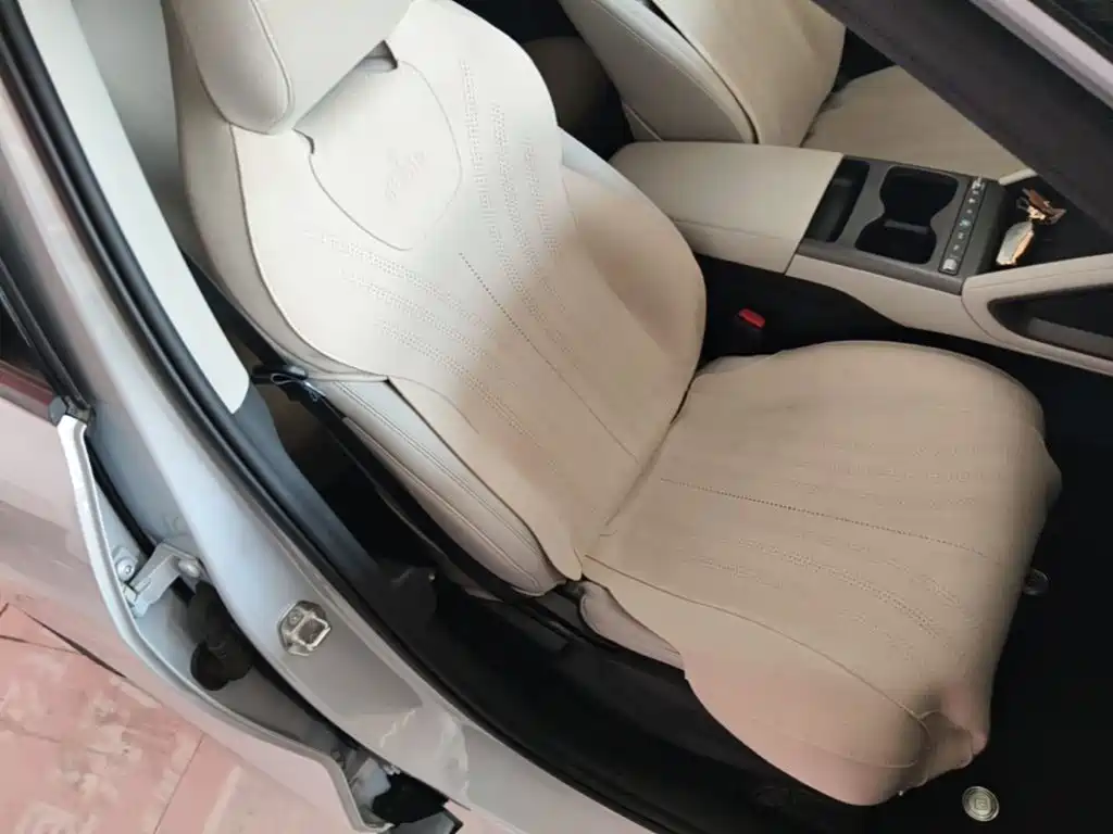BYD Yuan UP 2026 2025 Model 301KM Navigator