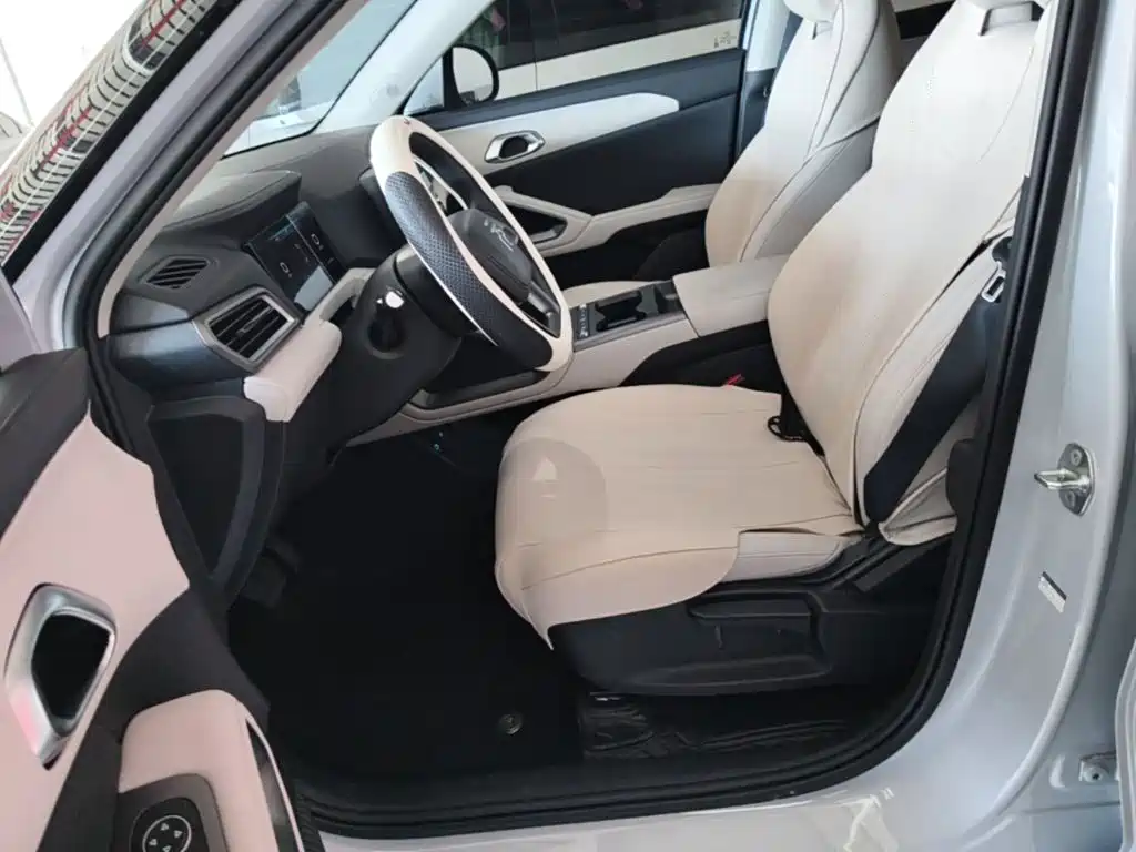 BYD Yuan UP 2026 2025 Model 301KM Navigator