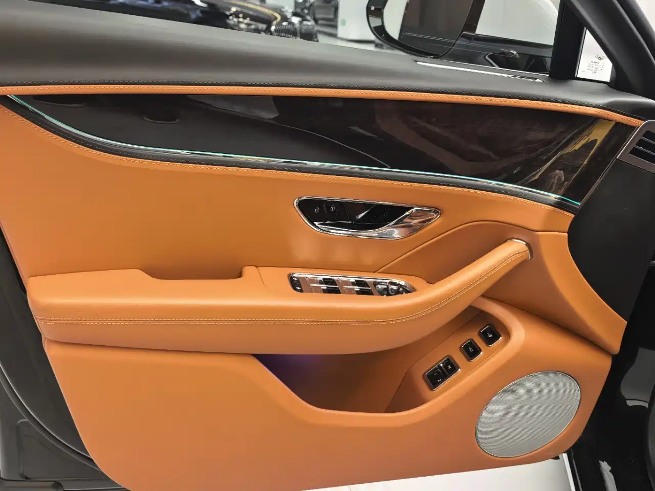 BENTLEY FLYING SPUR PLUG IN HYBRID