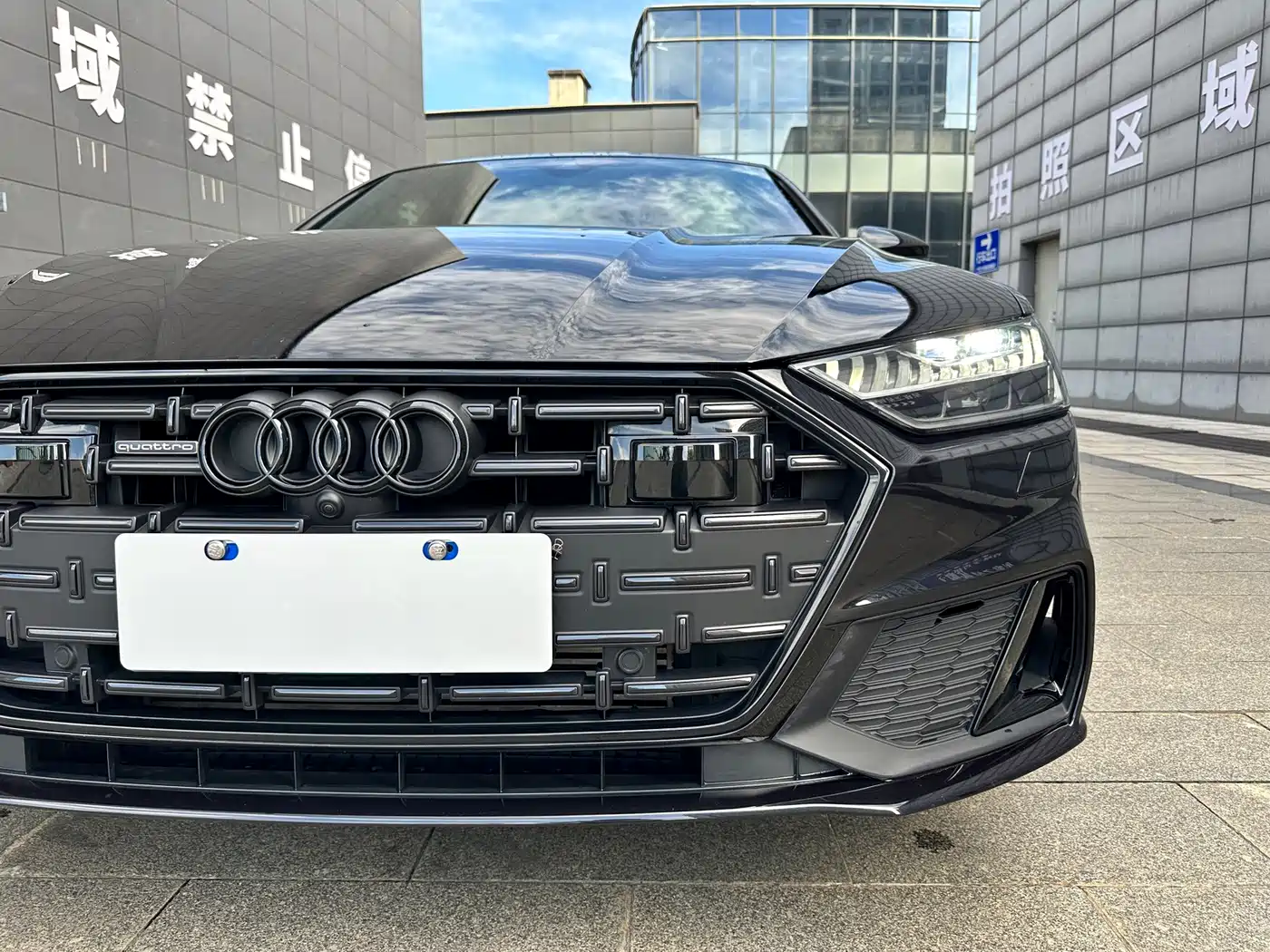 Audi A7L 2023 2023 45 TFSI quattro S-line Shadow Warrior Edition