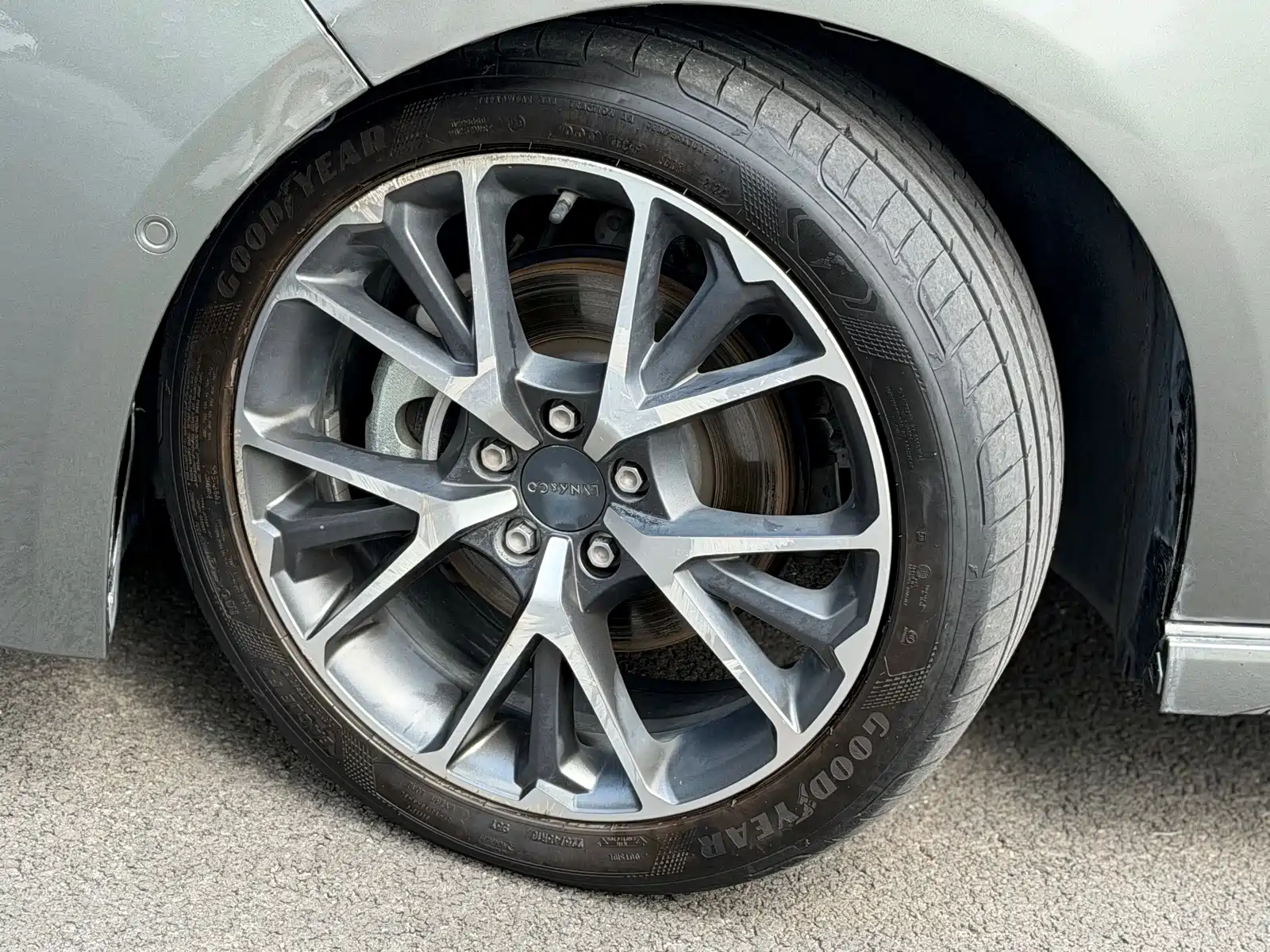 Photo 4 - Lynk & Co 03