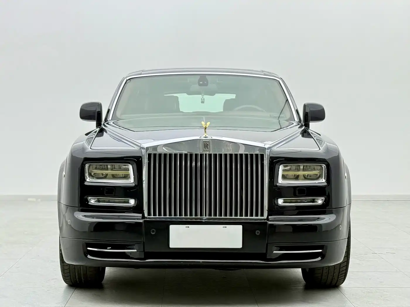 Rolls-Royce Phantom 2006 2004 Model 6.7L Standard Version