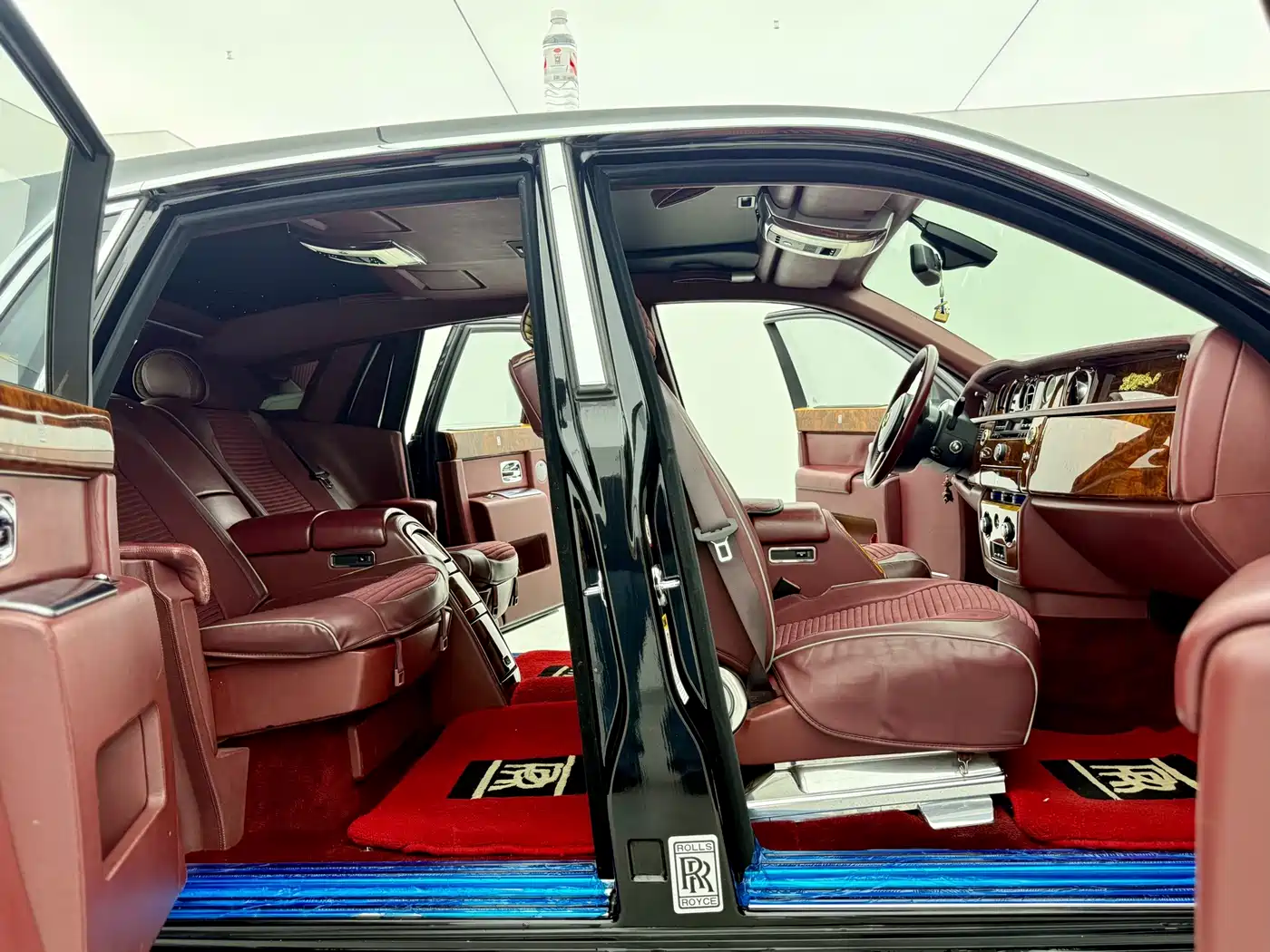 Rolls-Royce Phantom 2006 2004 Model 6.7L Standard Version