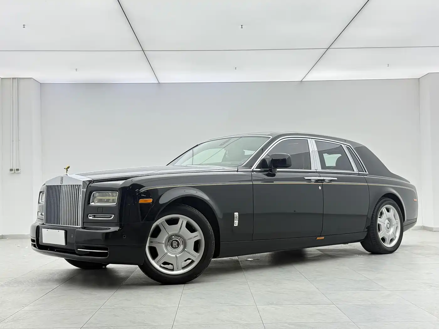 Rolls-Royce Phantom 2006 2004 Model 6.7L Standard Version