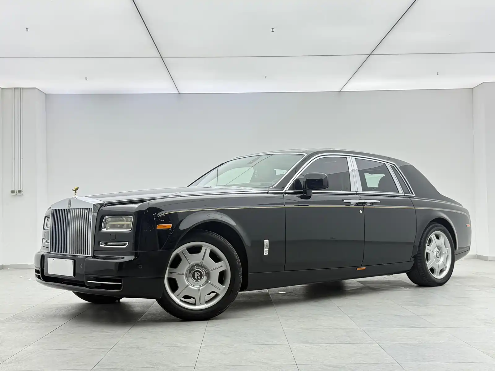 Фото 6 - Rolls-Royce Phantom