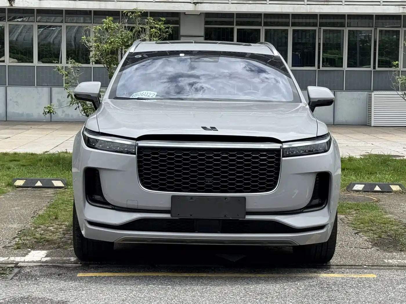 Фото 2 - Li Auto Li ONE