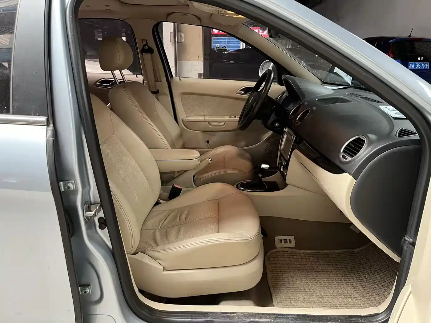 Volkswagen Lavida 2008 Model 1.6L Automatic Pinxuan Edition фото 11
