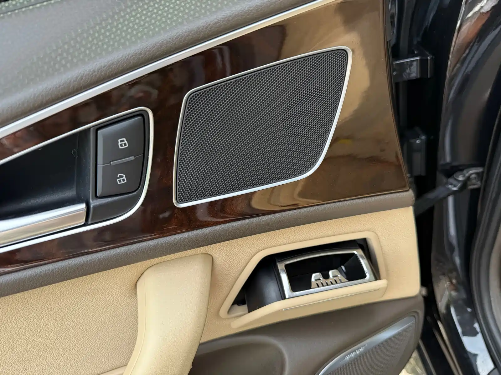 Фото 27 - Audi A6L