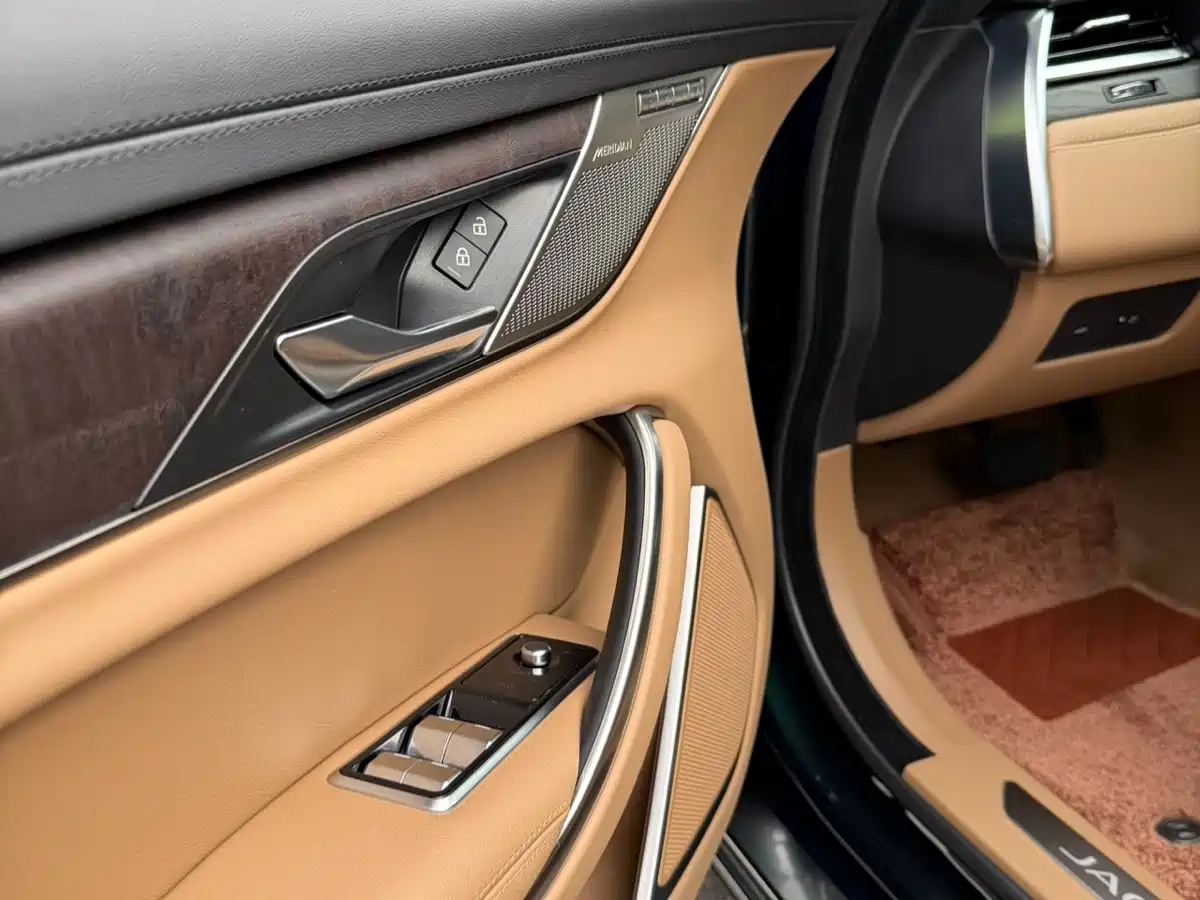 Jaguar XFL 2024 2024 2.0T P250 2WD Premium Luxury