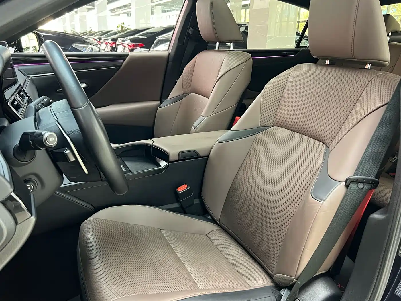 Lexus ES 2022 300h Excellence Edition фото 9