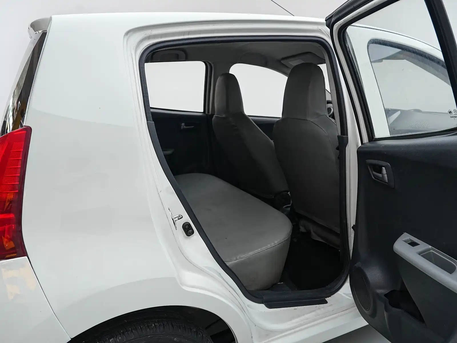Photo 20 - Suzuki Alto