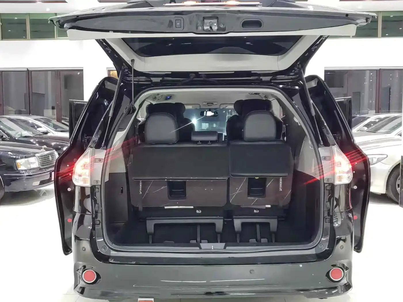 Toyota Sienna 2015 3.5L 2WD LE фото 10