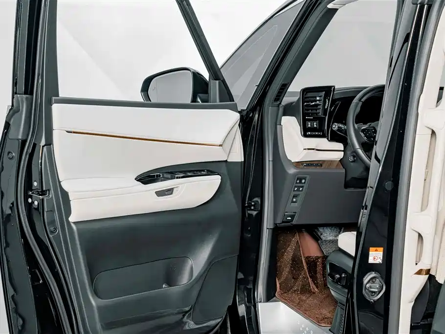 Lexus LM 2026 2025 Model 500h Six-Seater Prestige Edition