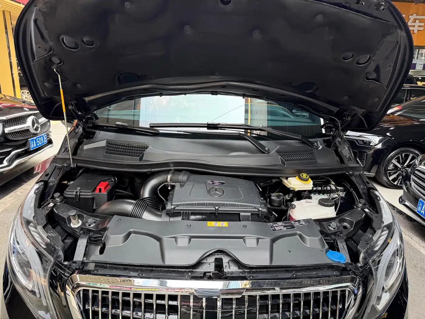 Mercedes-Benz Vito 2023 2.0T Elite 7-Seater фото 35