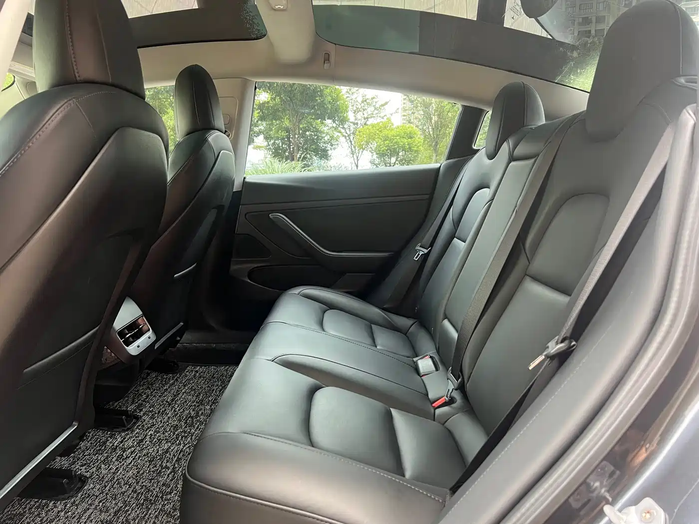 Tesla Model 3 (Import) 2019 2019 Standard Range RWD Upgraded Edition