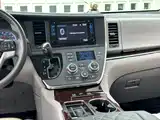 Photo 32 - Toyota Sienna