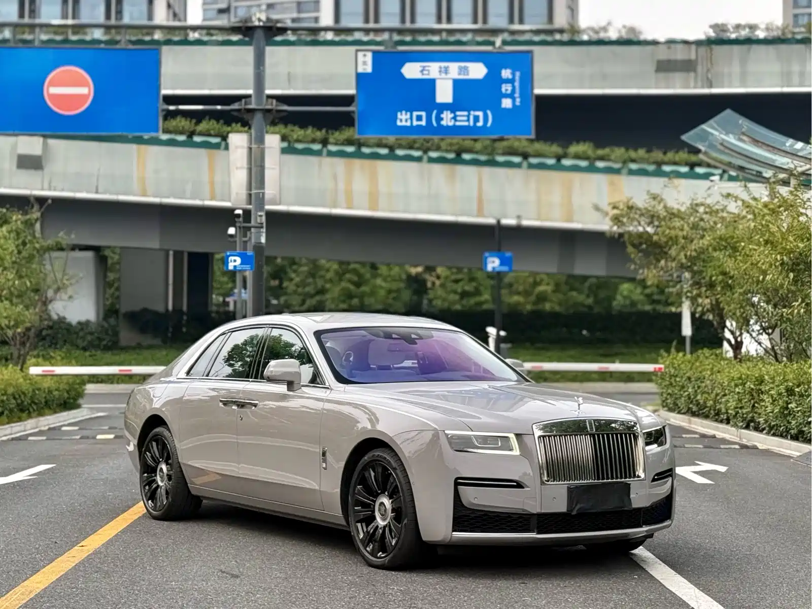 Фото 2 - Rolls-Royce Ghost