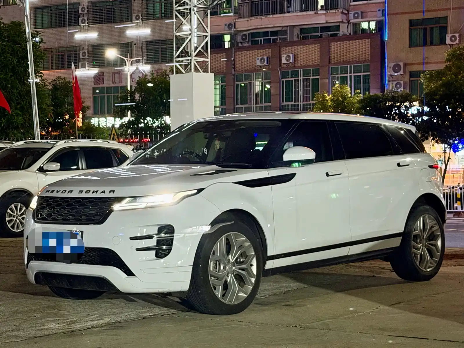 صورة 1 - Land Rover Range Rover Evoque