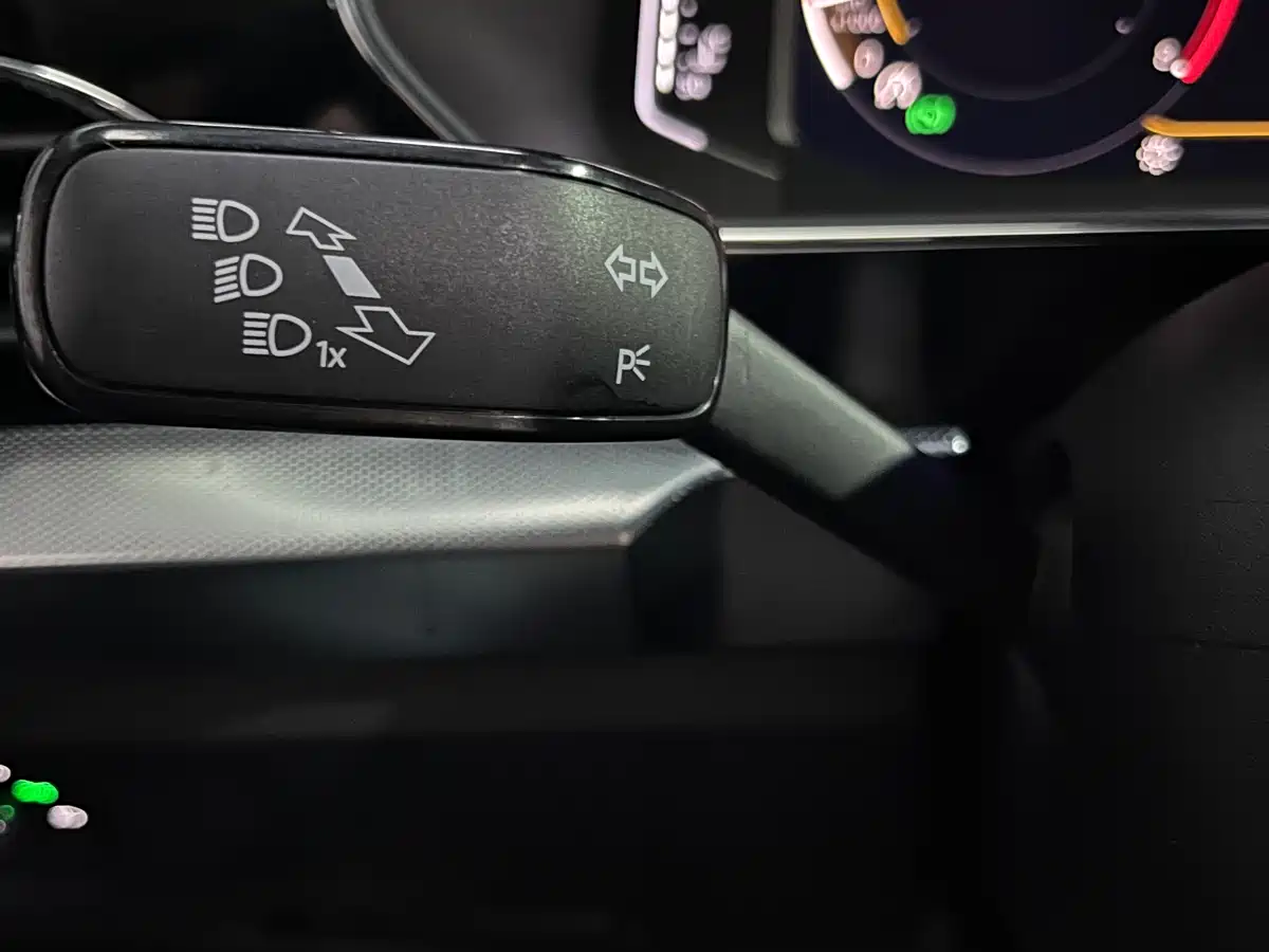 Volkswagen Passat 2022 330TSI Elite Edition фото 20