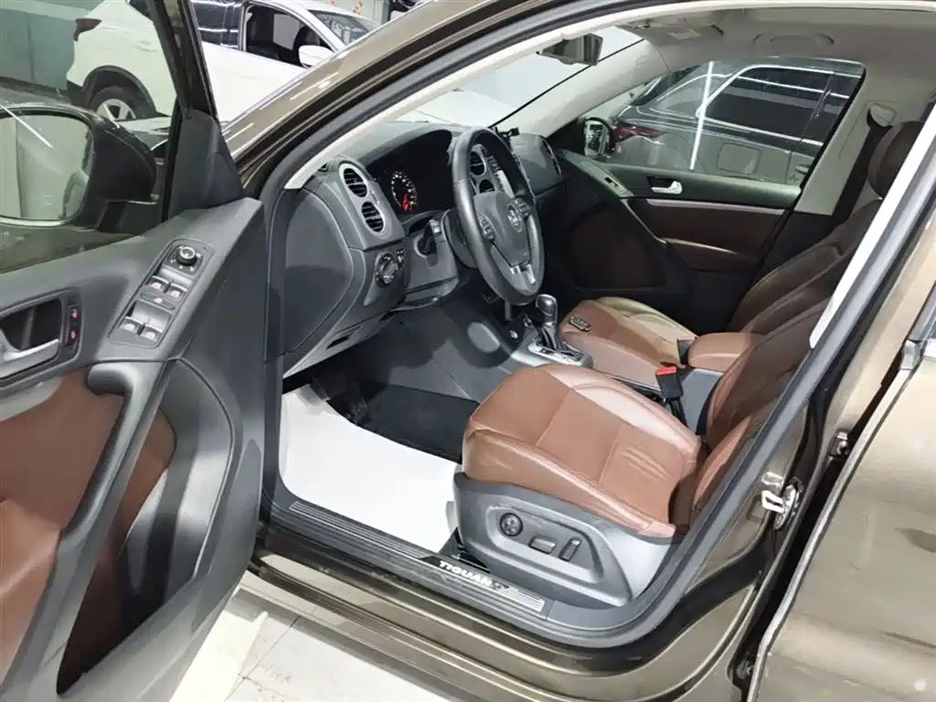 Volkswagen Tiguan 2015 1.8TSI Automatic 2WD Highline фото 16