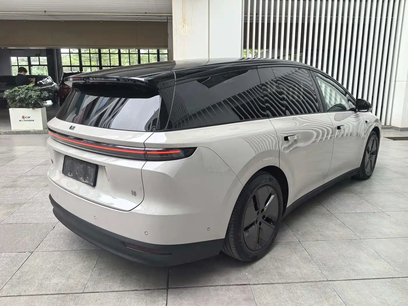 Li Auto Li i8 2025 2025 Standard Edition