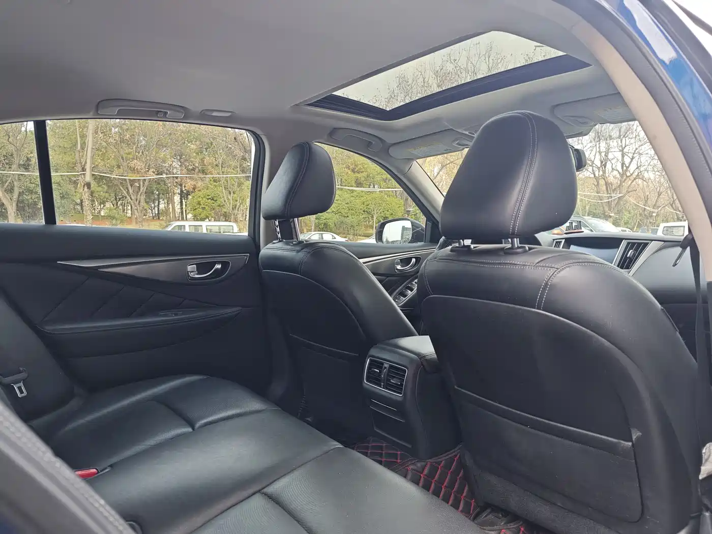 Фото 8 - Infiniti Q50L