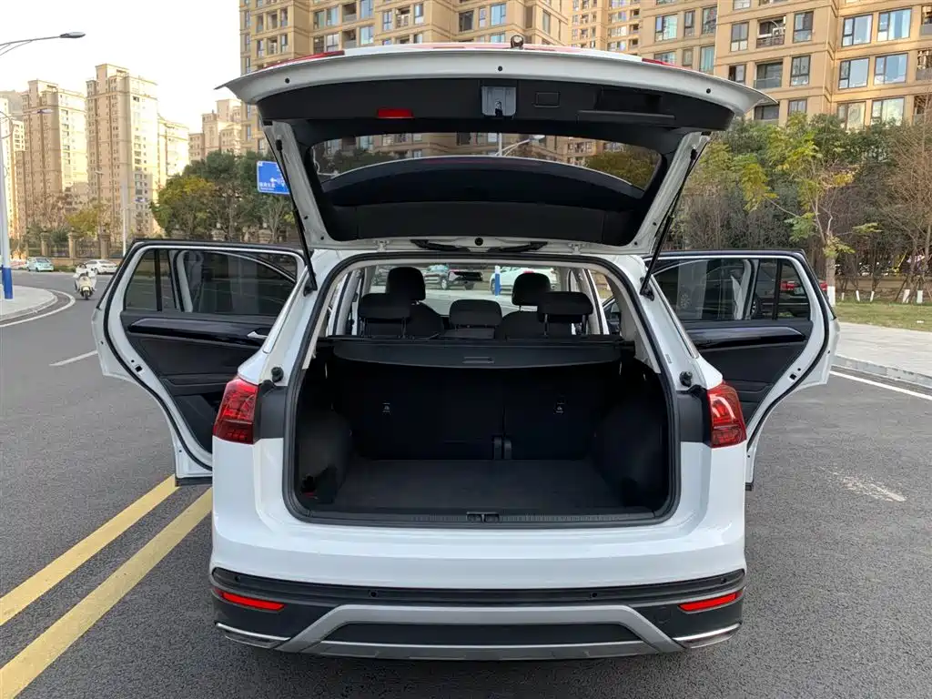 Volkswagen Tayron 2020 280TSI 2WD Comfort Smart Edition фото 8