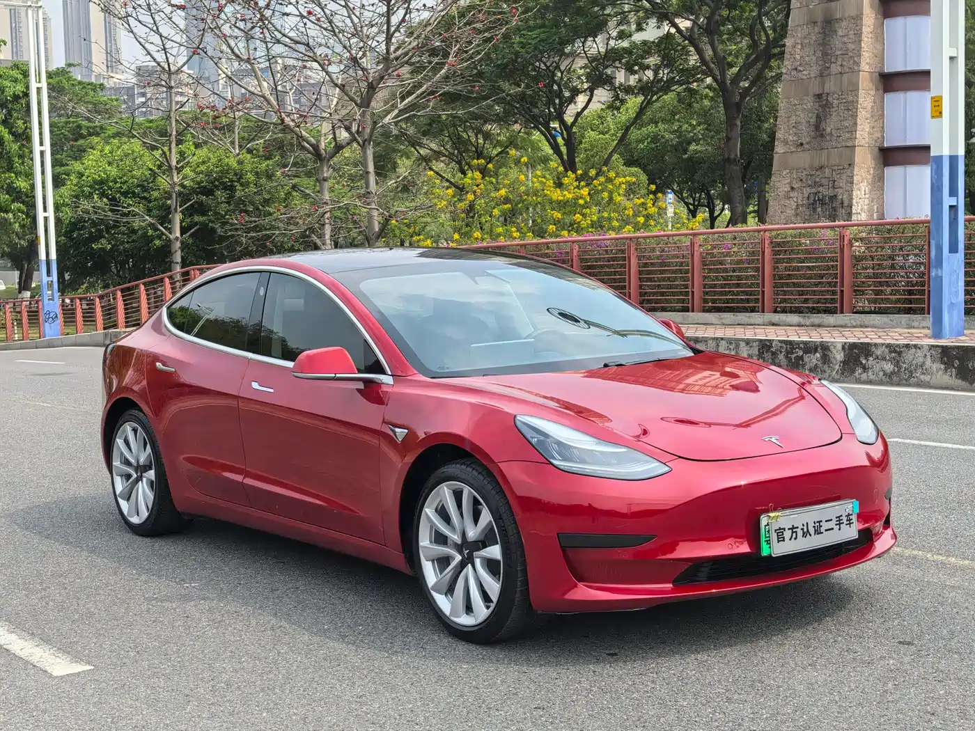 TESLA MODEL 3