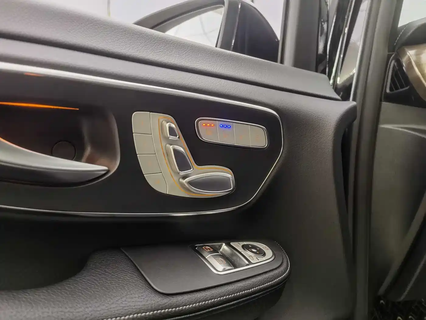 Mercedes-Benz V-Class 2022 V 260 Prestige Edition фото 8