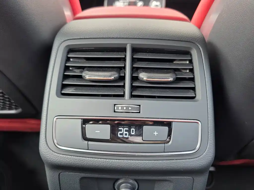 Photo 18 - Audi S4