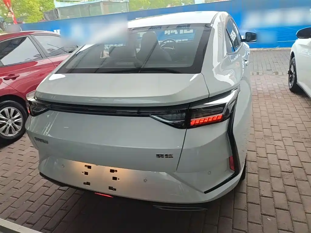 DONGFENG FENGSHEN YI HYUN