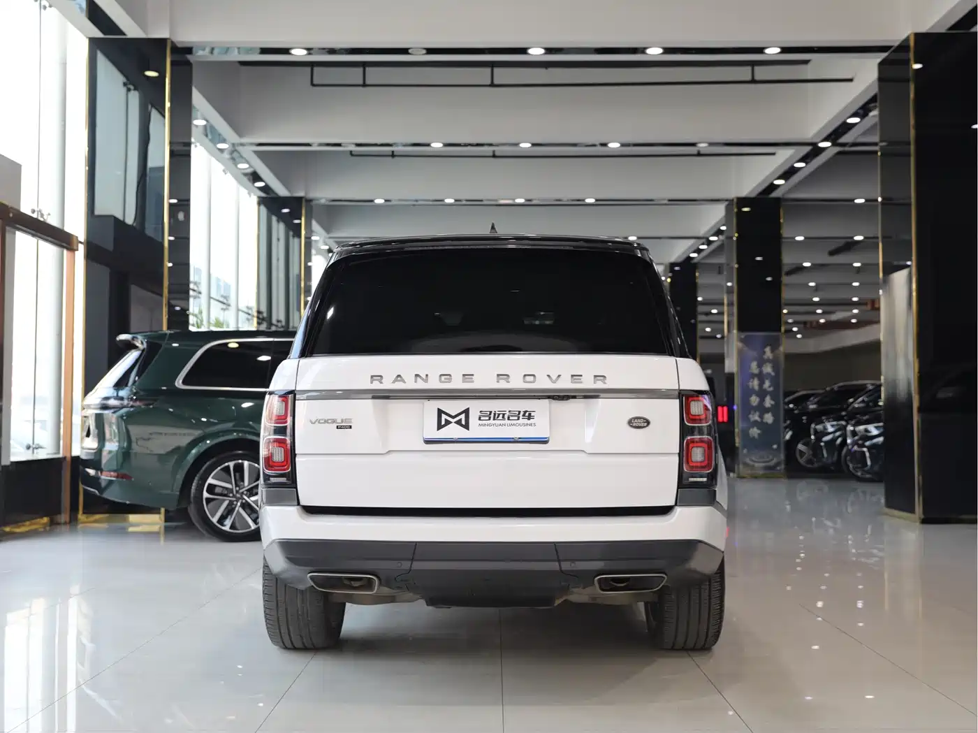 Land Rover Range Rover 2021 3.0 L6 Heritage Extended Classic Edition фото 17