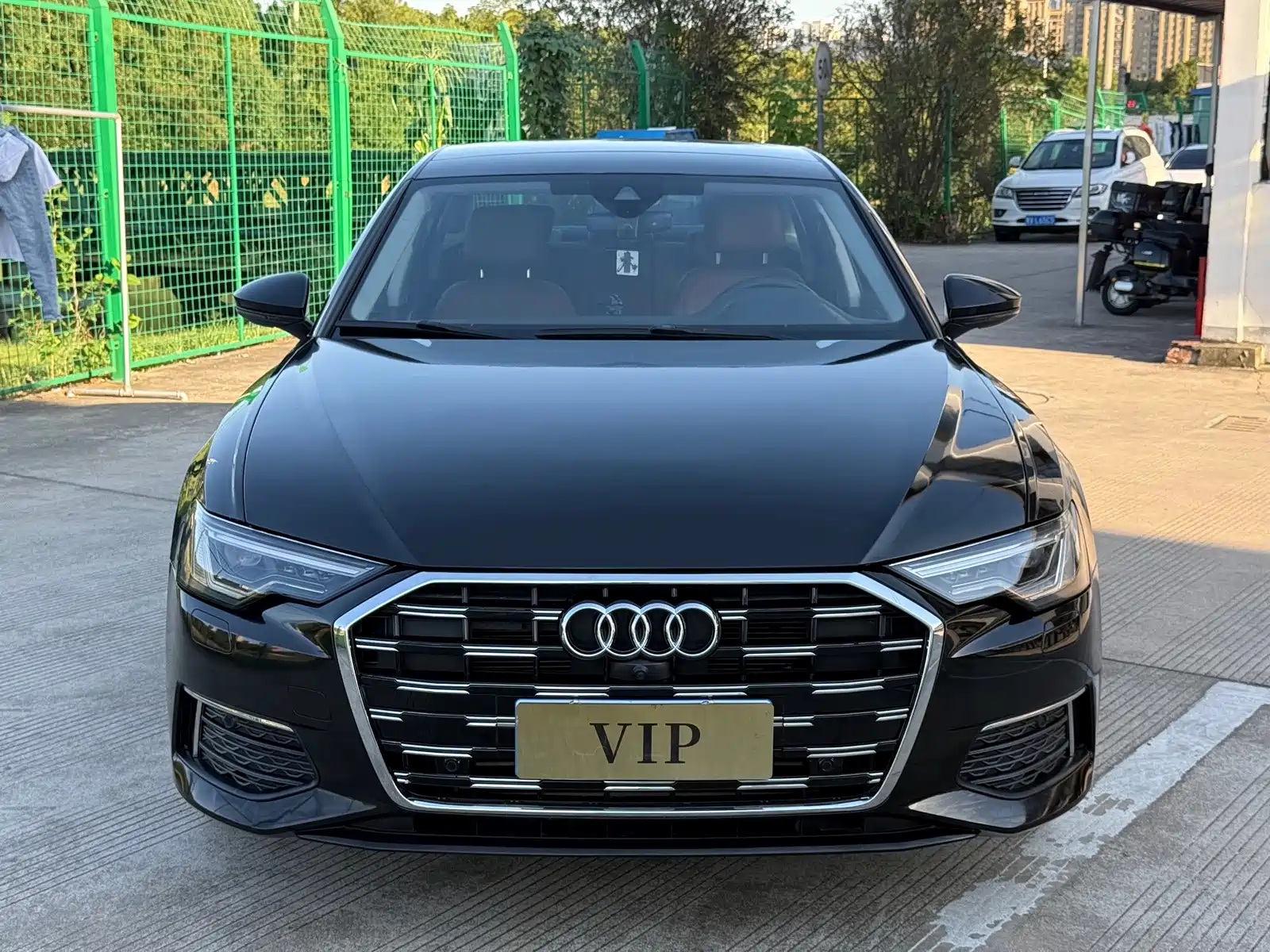 Photo 2 - Audi A6L