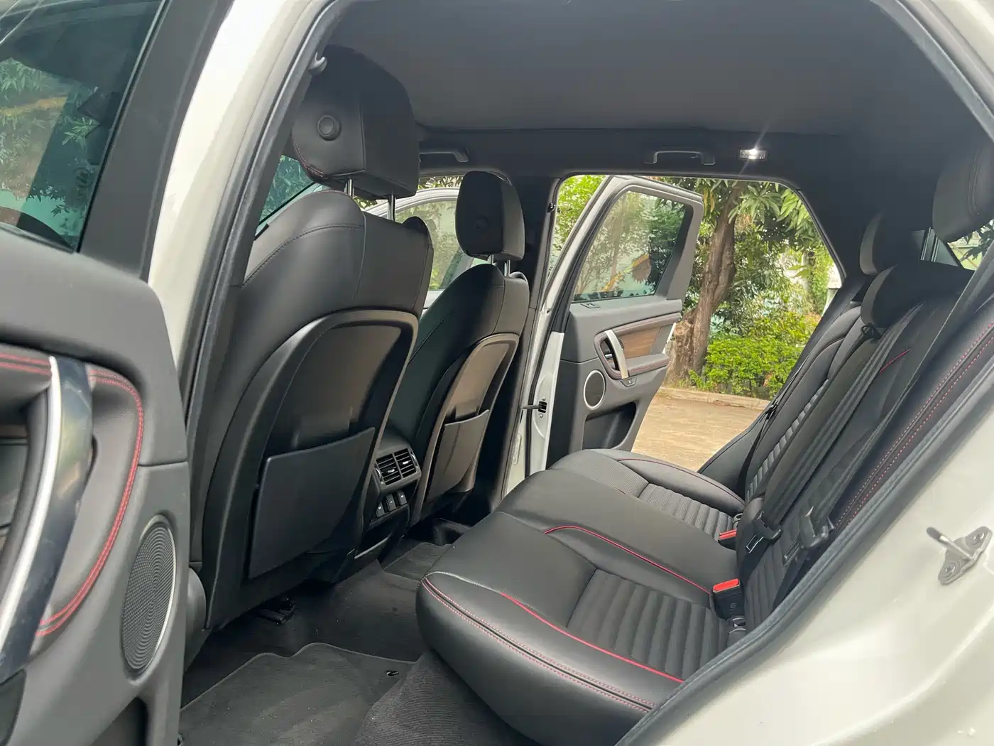 LAND ROVER DISCOVER SPORTS