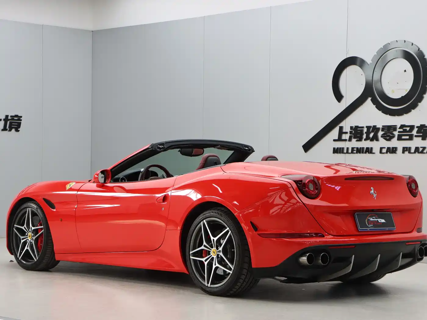 FERRARI CALIFORNIA T