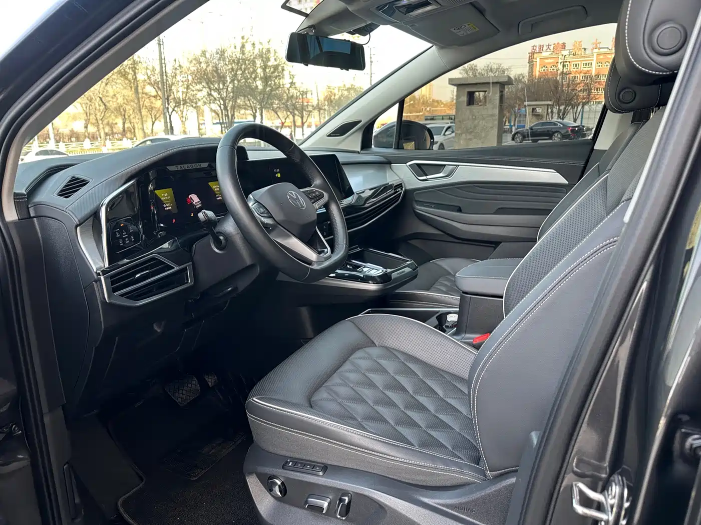 Volkswagen Talagon 2023 Facelift 530TSI 4WD Flagship Victory Pro Edition 6-Seater фото 4