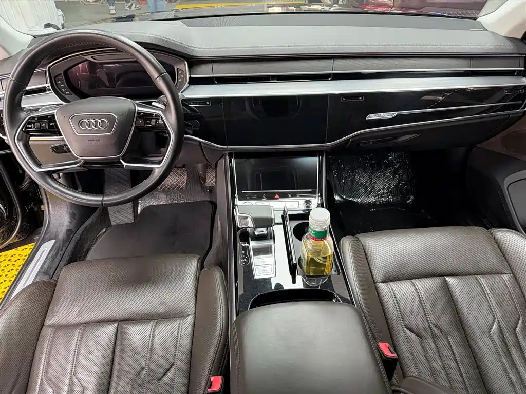 Audi A8 2019 Facelift Plus A8L 50 TFSI quattro Comfort фото 5