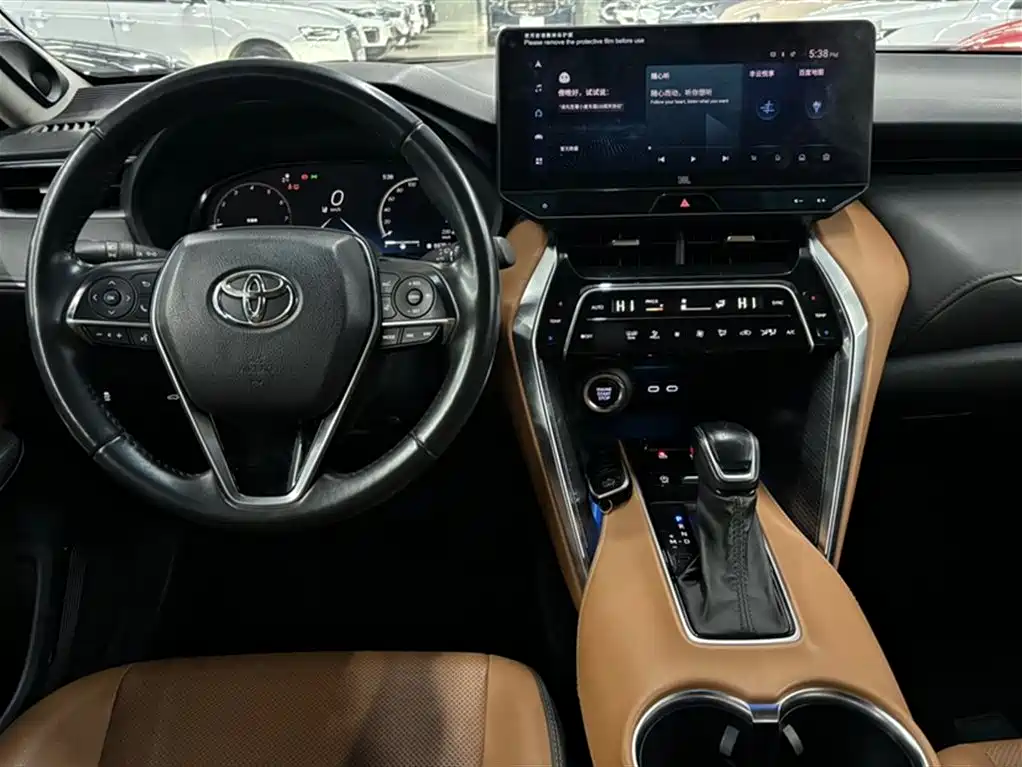 Toyota Venza 2023 2.0L CVT FWD Premium фото 8