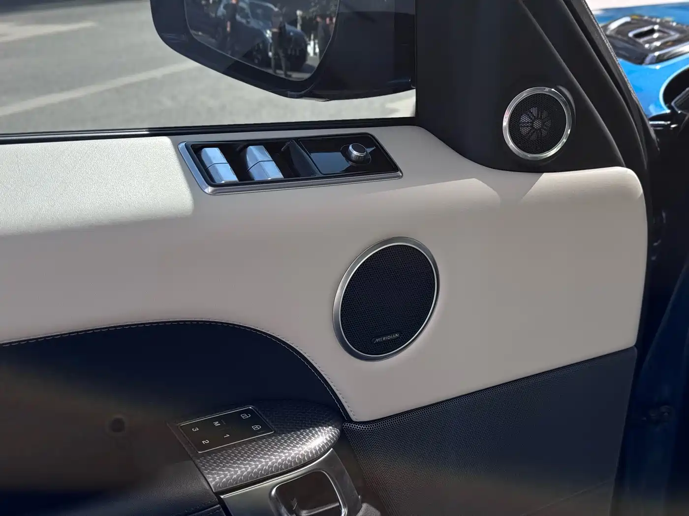 Land Rover Range Rover Sport 2022 3.0 L6 Indigo Flowing Light Edition фото 7