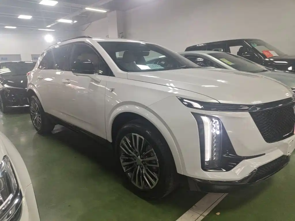 Фото 4 - Cadillac XT5