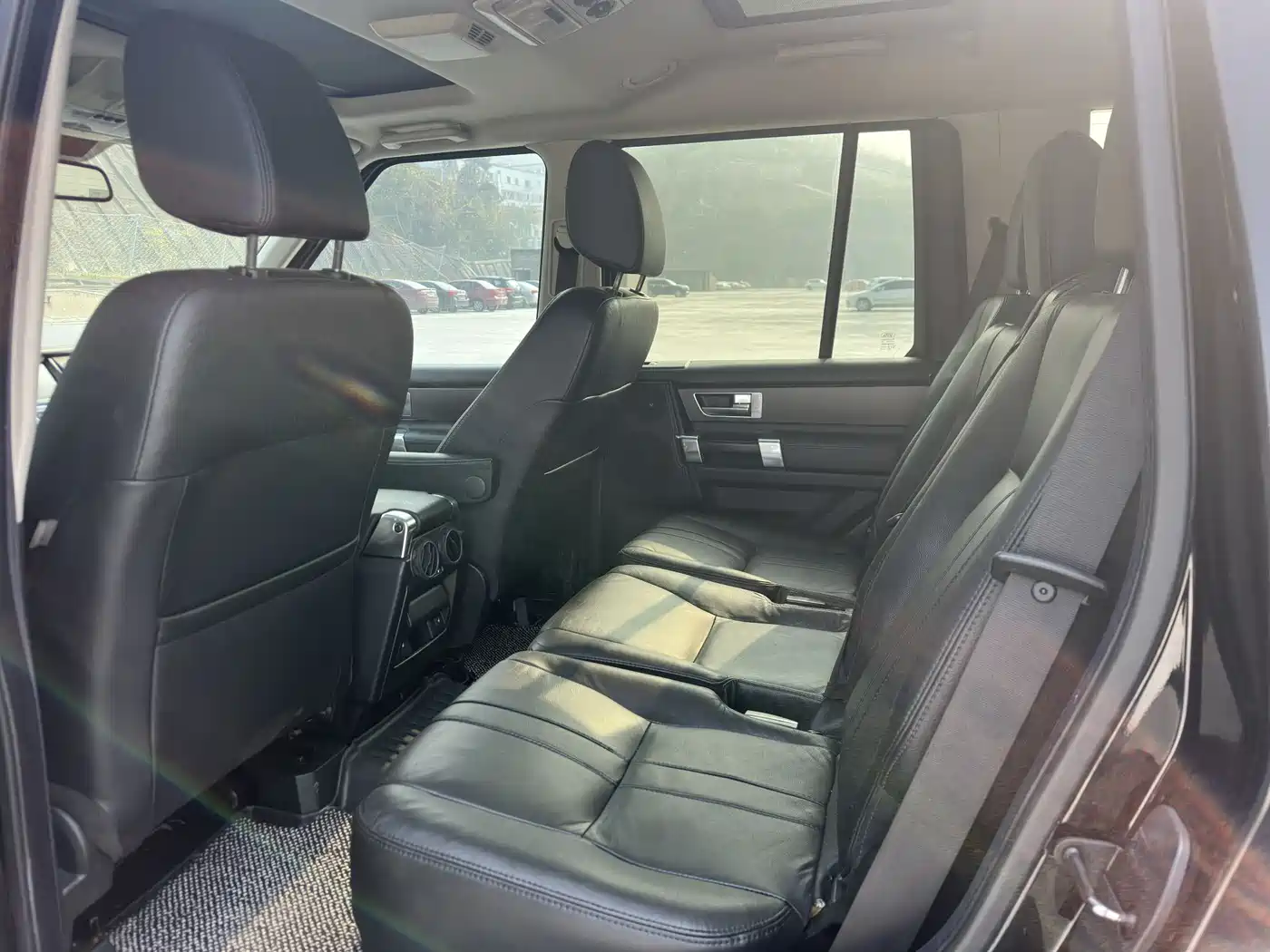 Land Rover Discovery 2014 3.0 SDV6 HSE Diesel фото 13