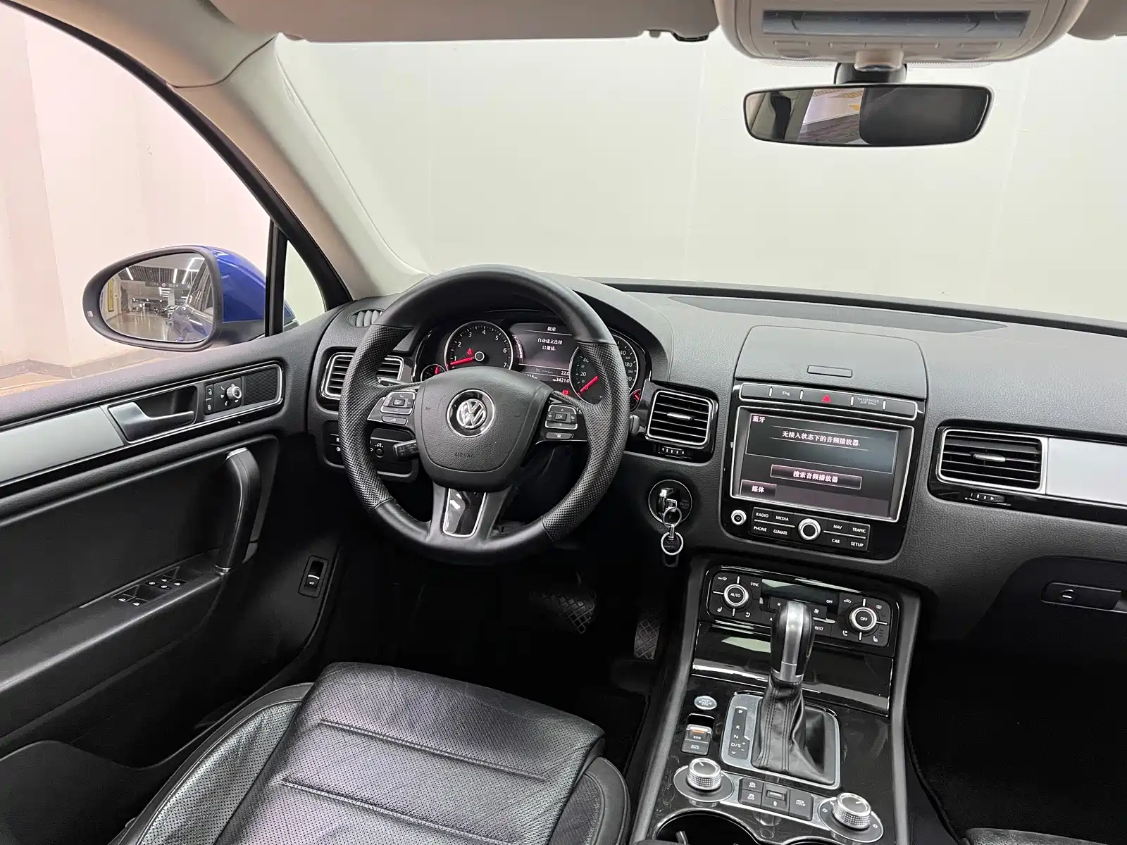 Фото 18 - Volkswagen Touareg