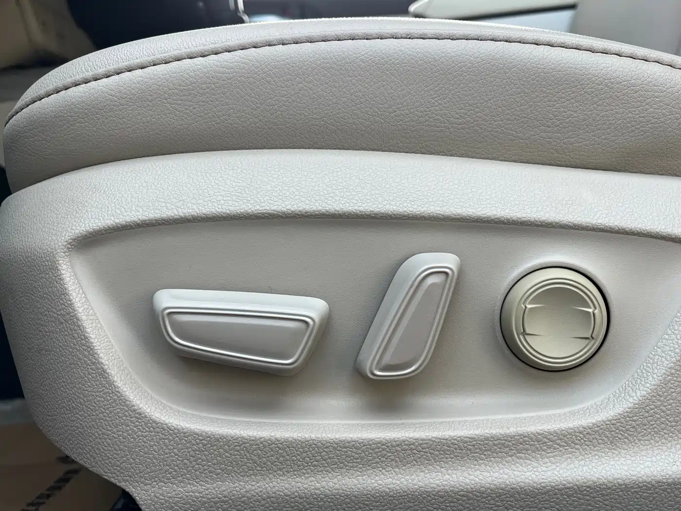 Toyota Camry 2019 Hybrid 2.5HG Luxury Edition China V фото 11
