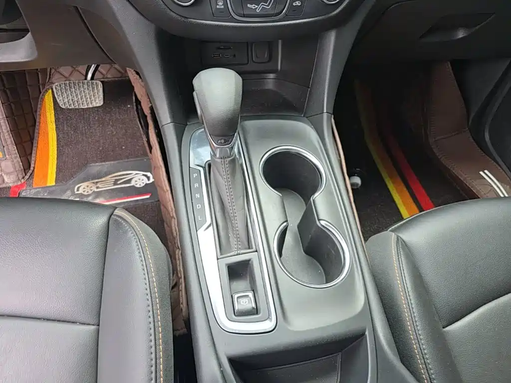 Фото 10 - Chevrolet Equinox